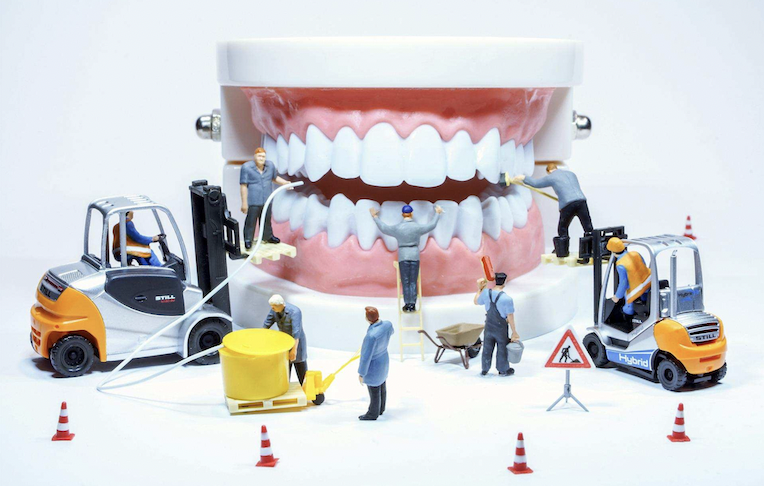 repairing dentures 