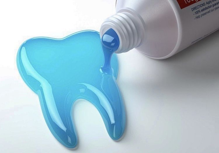 toothpaste and teeth shape